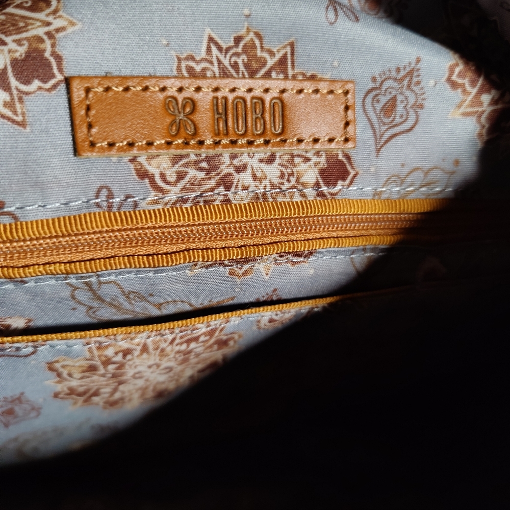 Handbag - Picture 6 of 9